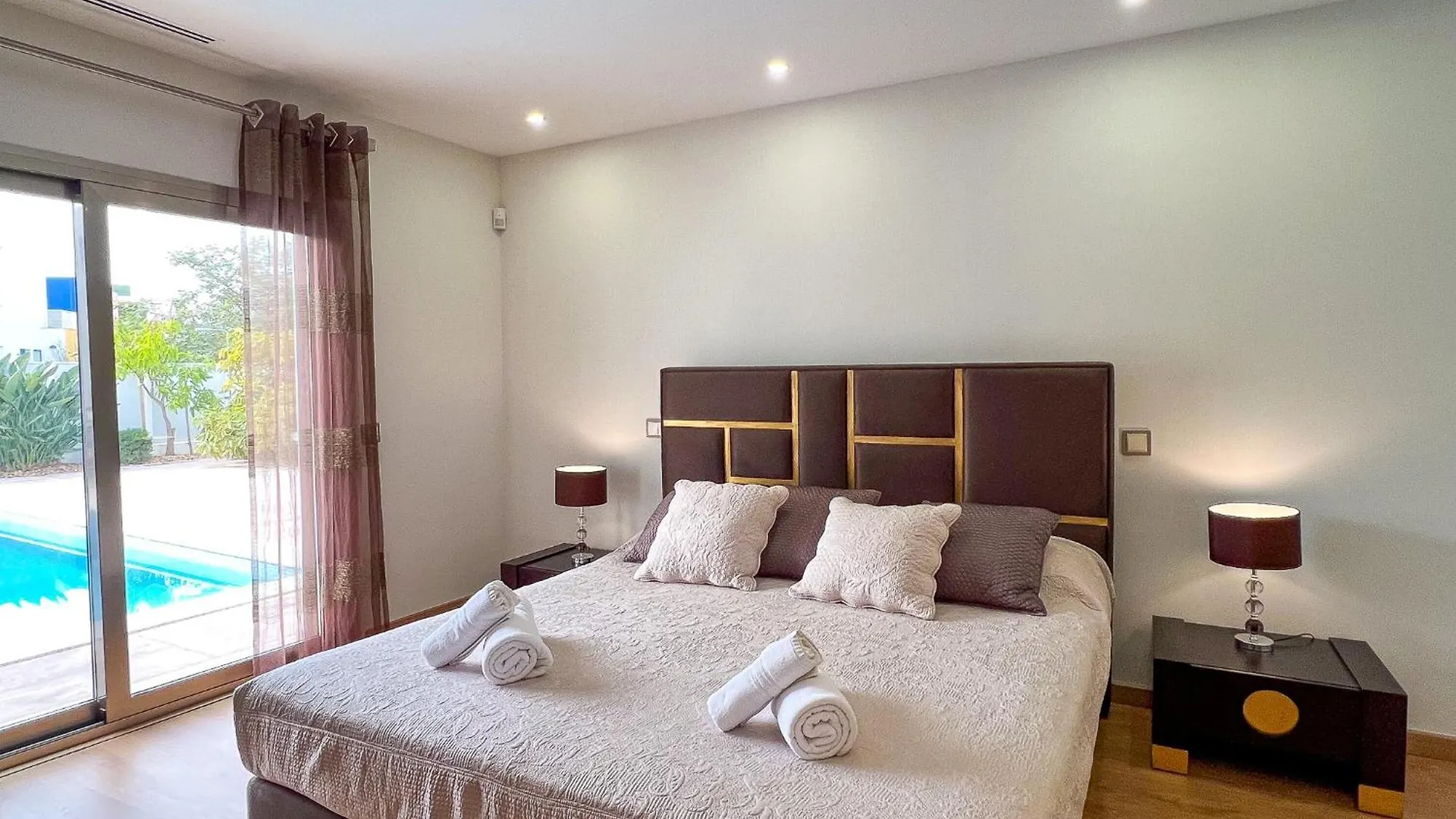 Luxury Villa, Private Heated Pool, Jacuzzi, Hammam 阿尔布费拉 0*,