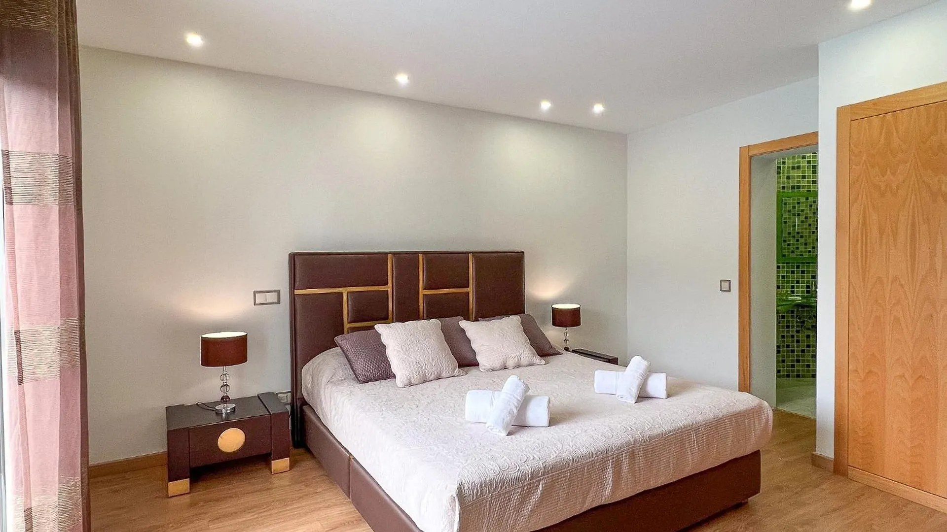 别墅 Luxury Villa, Private Heated Pool, Jacuzzi, Hammam 阿尔布费拉 葡萄牙