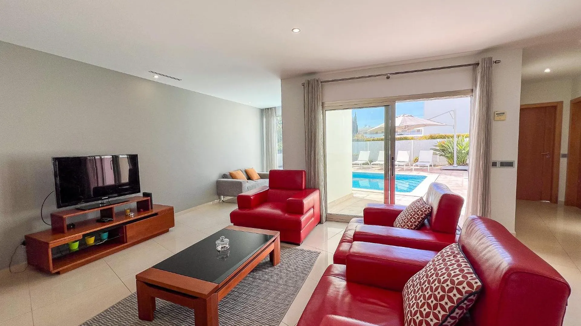 别墅 Luxury Villa, Private Heated Pool, Jacuzzi, Hammam 阿尔布费拉